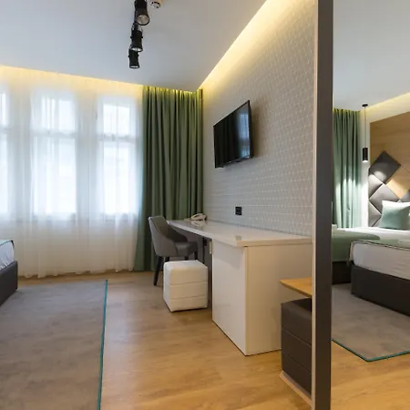 Hotel Capital Garni 4*