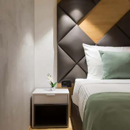 Capital Garni Hotel 4*