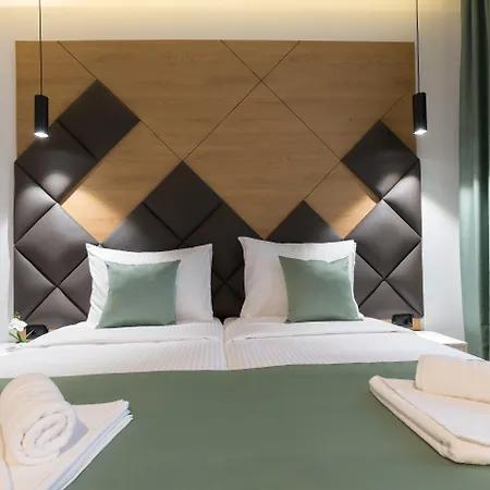 Szálloda Capital Garni 4*