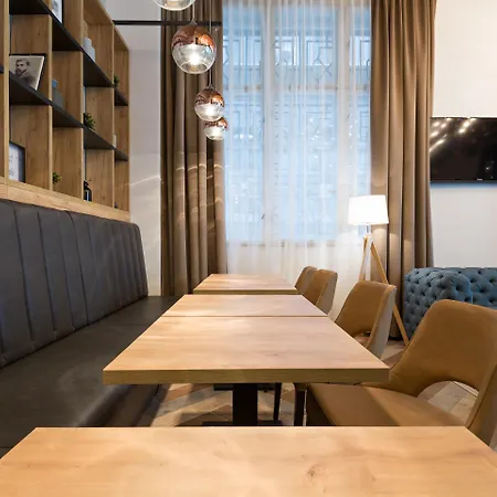 Capital Garni ホテル 4*