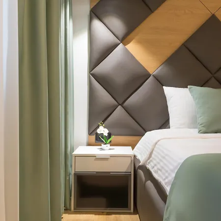 Hotel Capital Garni 4*