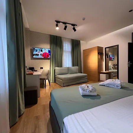 Capital Garni Hotel 4*