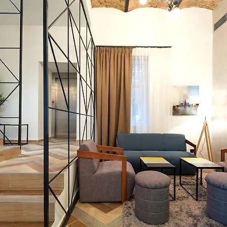 Capital Garni Hotel 4*