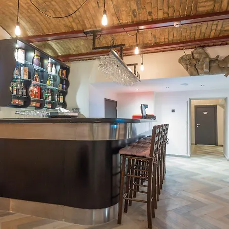 Hotel Capital Garni 4*