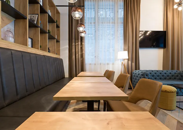 Capital Garni Otel 4*