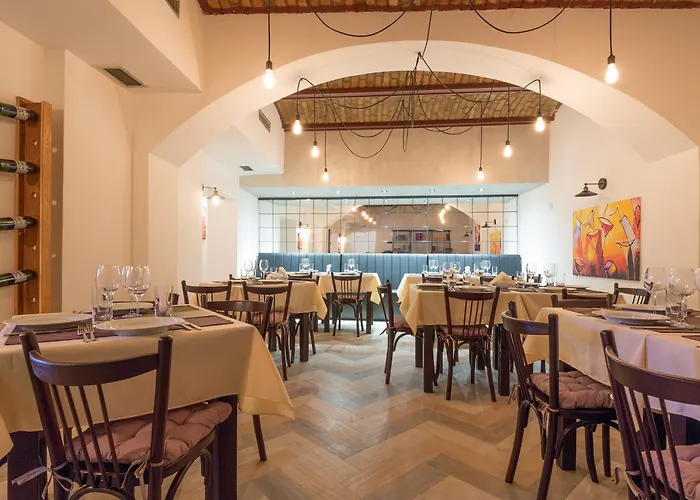 加尔尼首都酒店