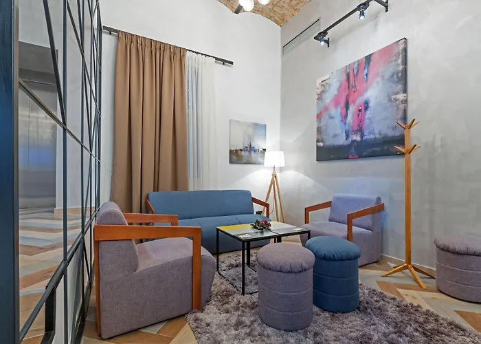 加尔尼首都酒店